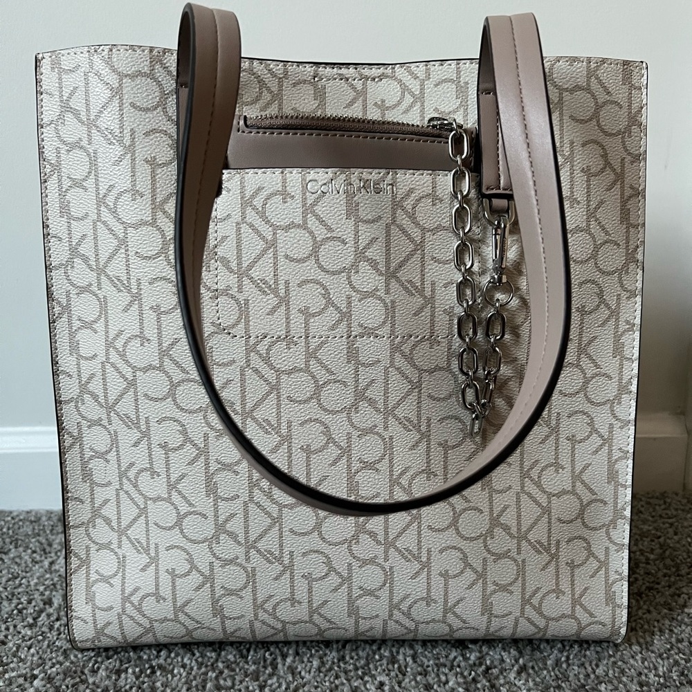 New Grey Calvin Klein Shoulder Bag With Silver Chain Small Coins Wallet Attached